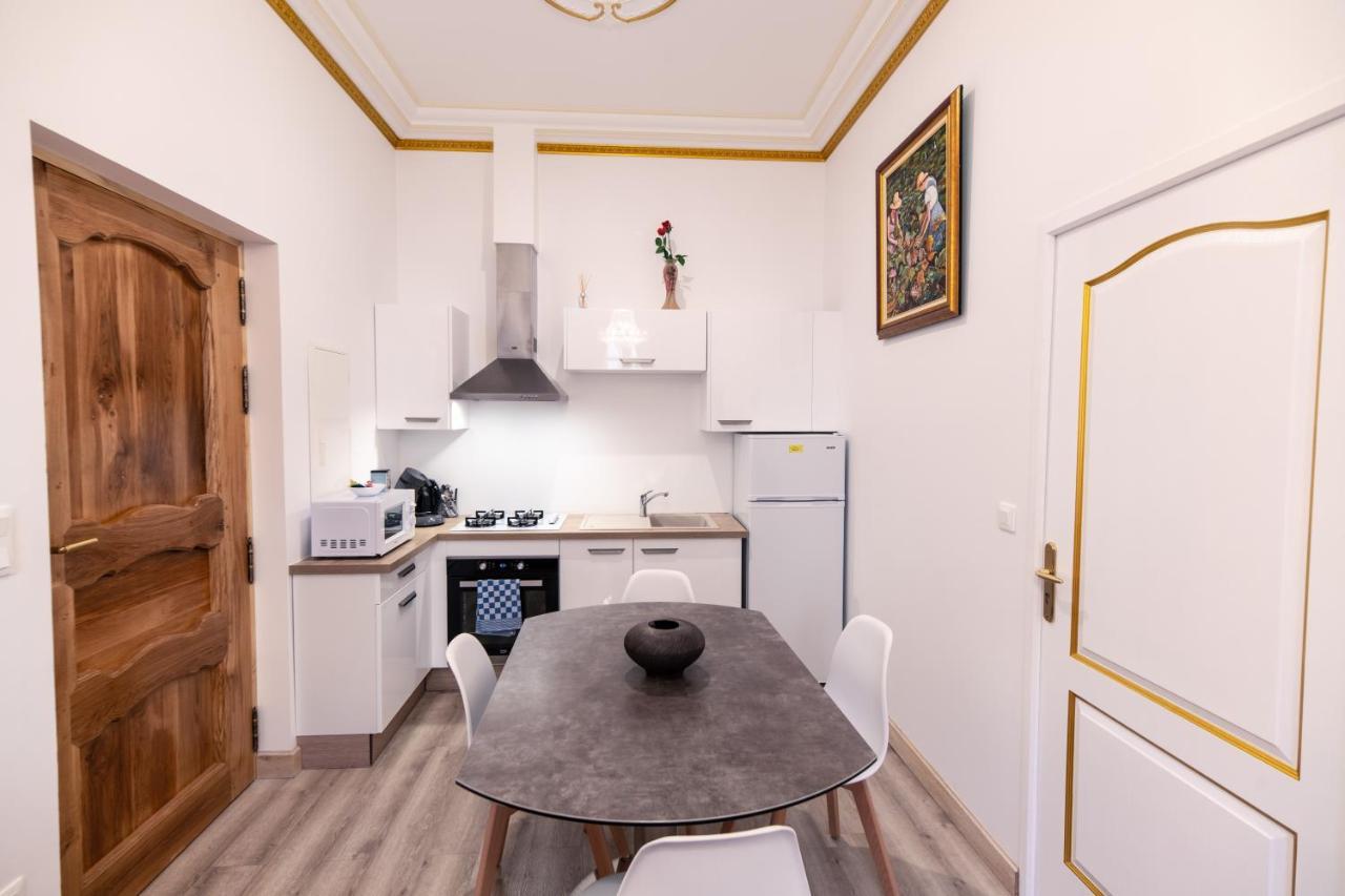 Appartement Maison De L'Eglise Du Couvent Narbonne Eksteriør billede